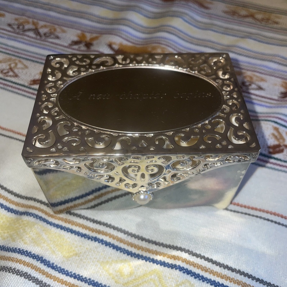 Filigree Silver Things Remembered‎ Keepsake Metal Trinket box Pearl Detail